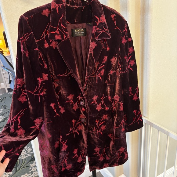Dana Buchman Jackets & Blazers - Vintage Dana Buchman Women's Velvet Floral Blazer - Burgundy